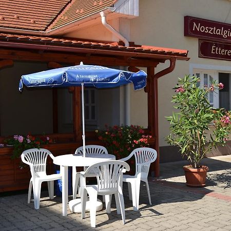 Nosztalgia Hotel 巴拉顿扎佐 外观 照片