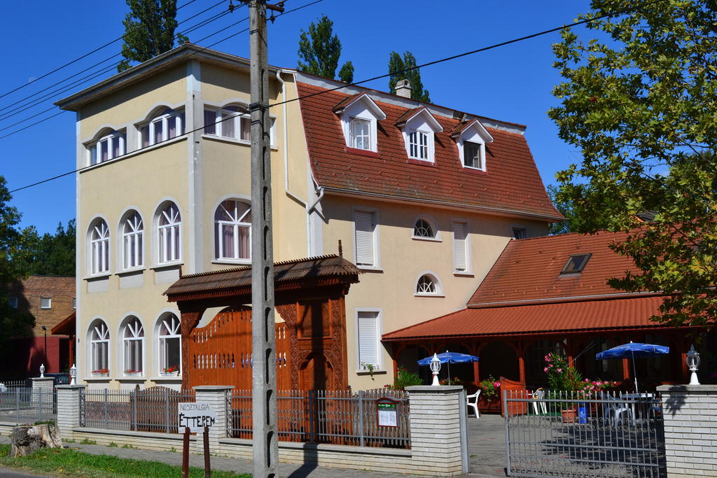 Nosztalgia Hotel 巴拉顿扎佐 外观 照片